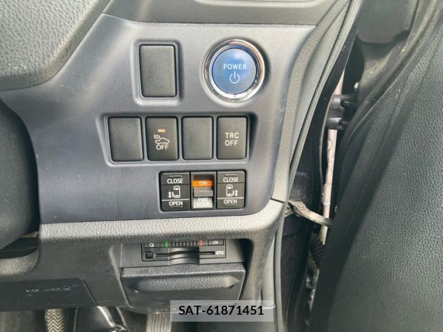 Toyota VOXY HYBRID 2014-03 7981550-15
