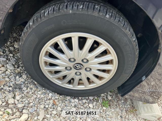 Toyota VOXY HYBRID 2014-03 7981550-2