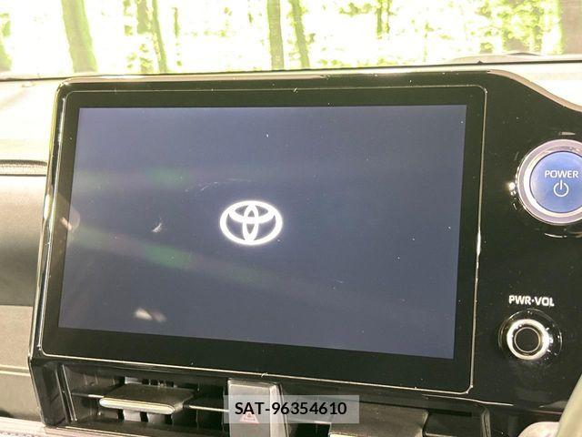 Toyota VOXY HYBRID 2022-06 7981533-2