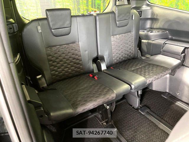 Toyota VOXY HYBRID 2024-02 7981519-9