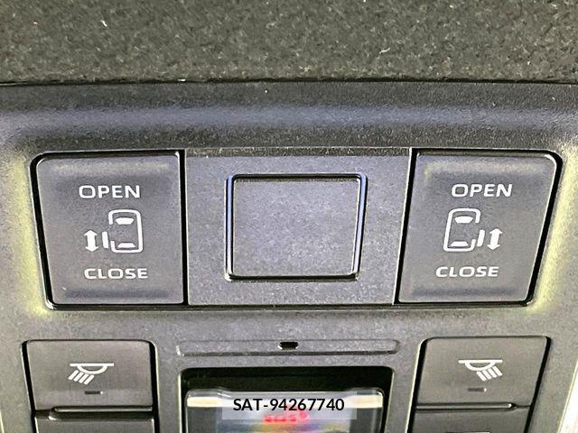 Toyota VOXY HYBRID 2024-02 7981519-6