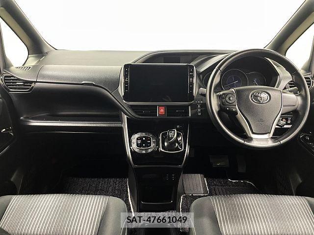 Toyota VOXY HYBRID 2019-12 7981540-1