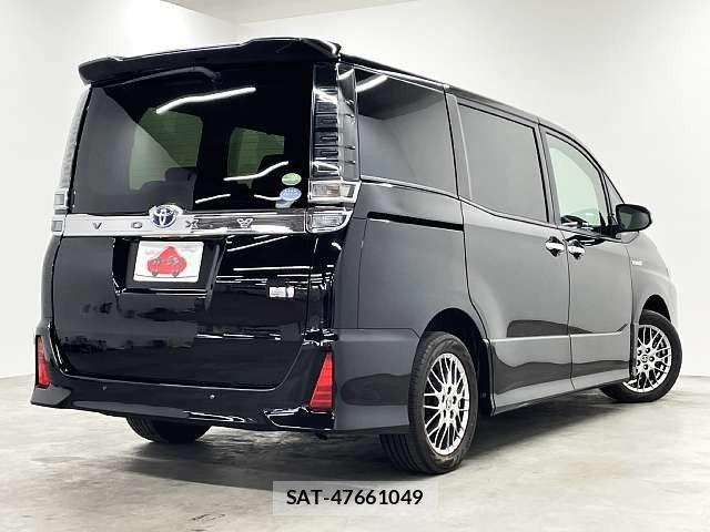 Toyota VOXY HYBRID 2019-12 7981540-2