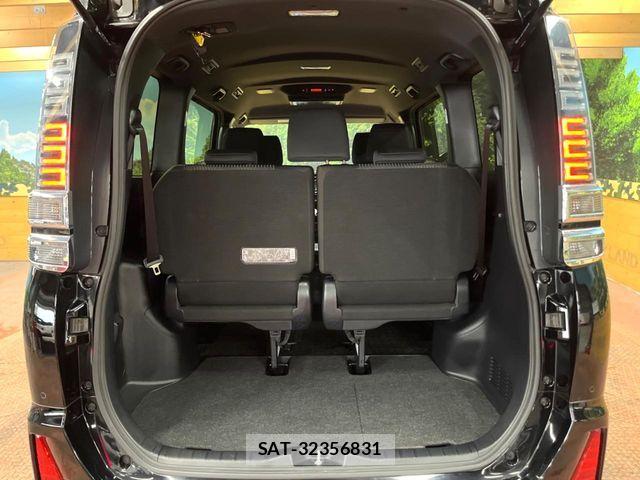 Toyota VOXY HYBRID 2020-03 7981539-10
