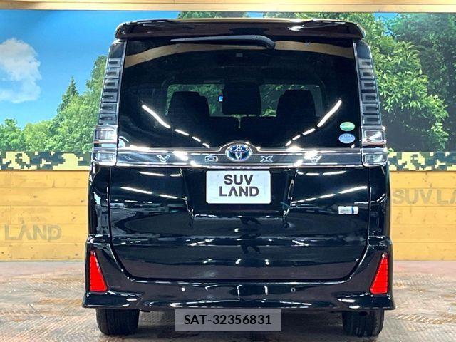 Toyota VOXY HYBRID 2020-03 7981539-15