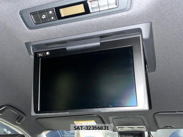 Toyota VOXY HYBRID 2020-03 7981539-2