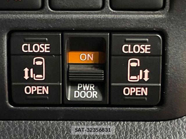 Toyota VOXY HYBRID 2020-03 7981539-5