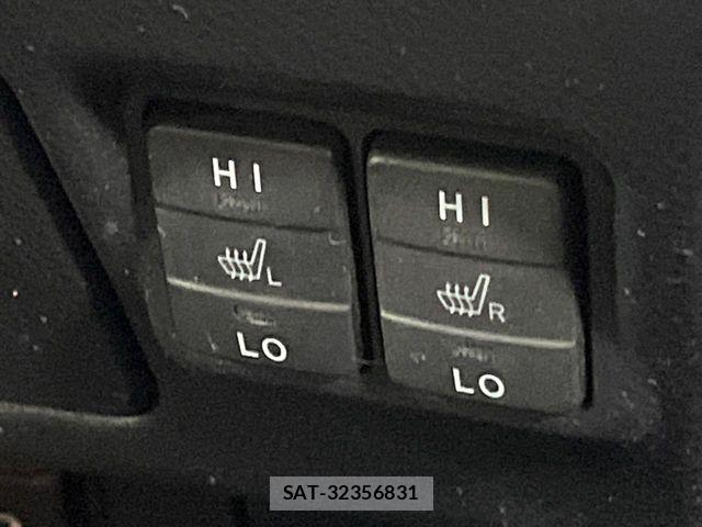 Toyota VOXY HYBRID 2020-03 7981539-6