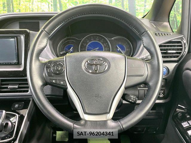 Toyota VOXY HYBRID 2021-11 7981543-10