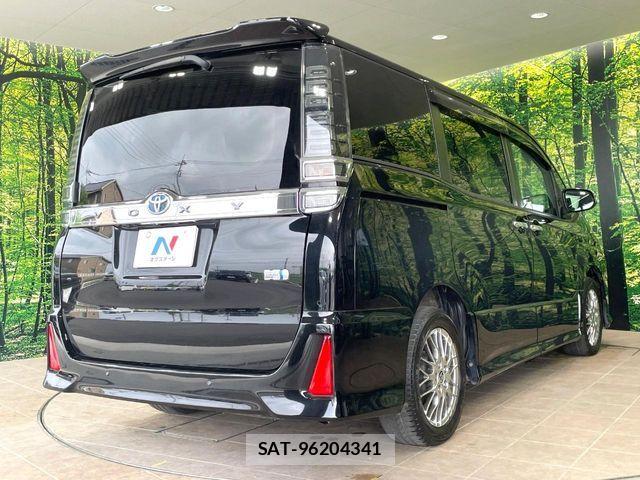 Toyota VOXY HYBRID 2021-11 7981543-16