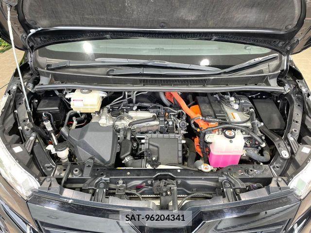 Toyota VOXY HYBRID 2021-11 7981543-17