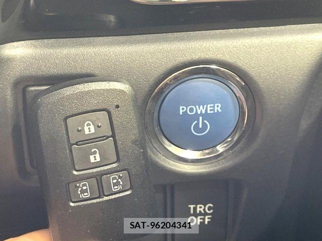 Toyota VOXY HYBRID 2021-11 7981543-4