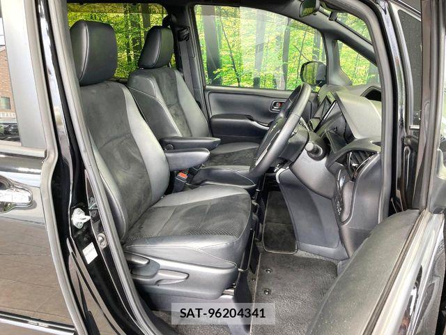 Toyota VOXY HYBRID 2021-11 7981543-7