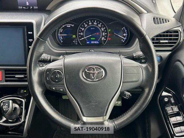 Toyota VOXY HYBRID 2018-06 7981544-11