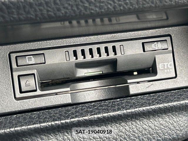 Toyota VOXY HYBRID 2018-06 7981544-6