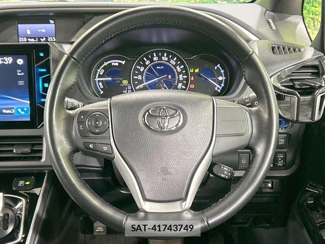 Toyota VOXY HYBRID 2019-03 7981538-11