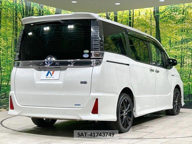 Toyota VOXY HYBRID 2019-03 7981538-16