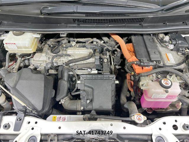 Toyota VOXY HYBRID 2019-03 7981538-17