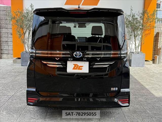 Toyota VOXY HYBRID 2022-09 7981532-13