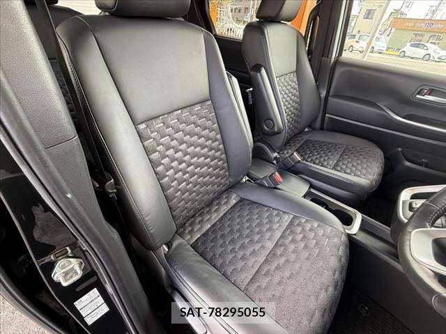 Toyota VOXY HYBRID 2022-09 7981532-15