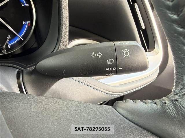 Toyota VOXY HYBRID 2022-09 7981532-25
