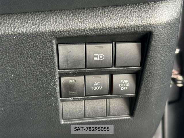 Toyota VOXY HYBRID 2022-09 7981532-27
