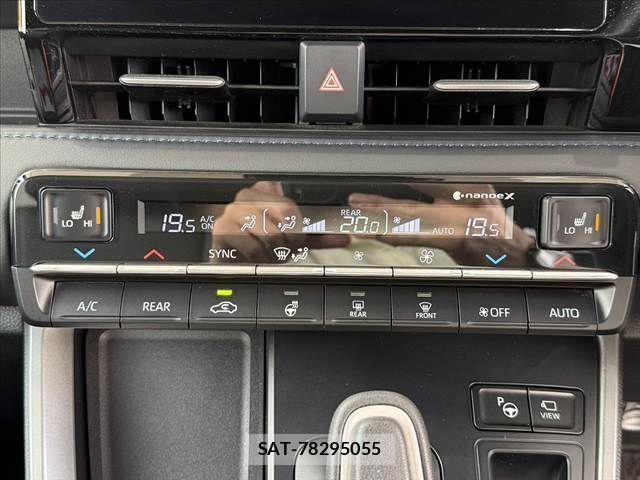 Toyota VOXY HYBRID 2022-09 7981532-6