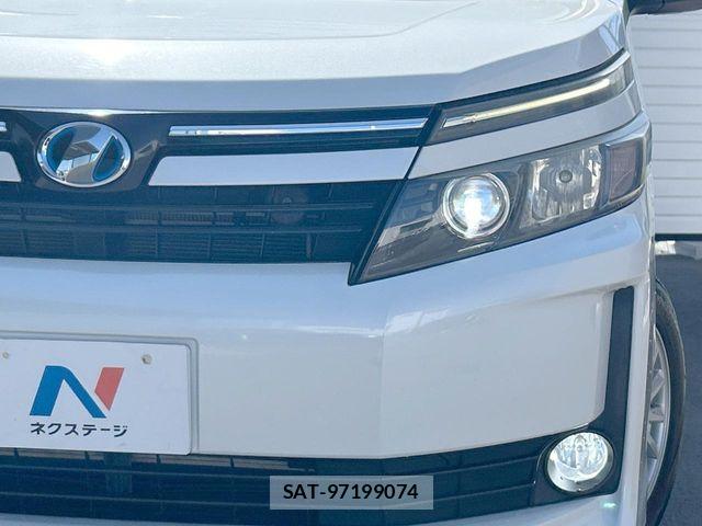 Toyota VOXY HYBRID 2014-05 7981546-12