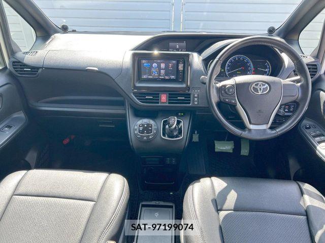 Toyota VOXY HYBRID 2014-05 7981546-1
