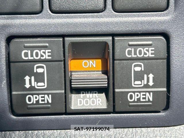 Toyota VOXY HYBRID 2014-05 7981546-4