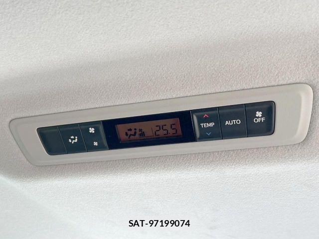 Toyota VOXY HYBRID 2014-05 7981546-7