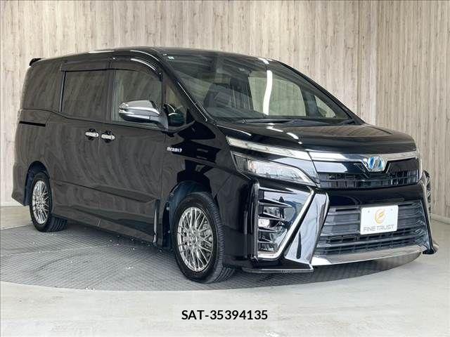 Toyota VOXY HYBRID 2018-05 8039148-19