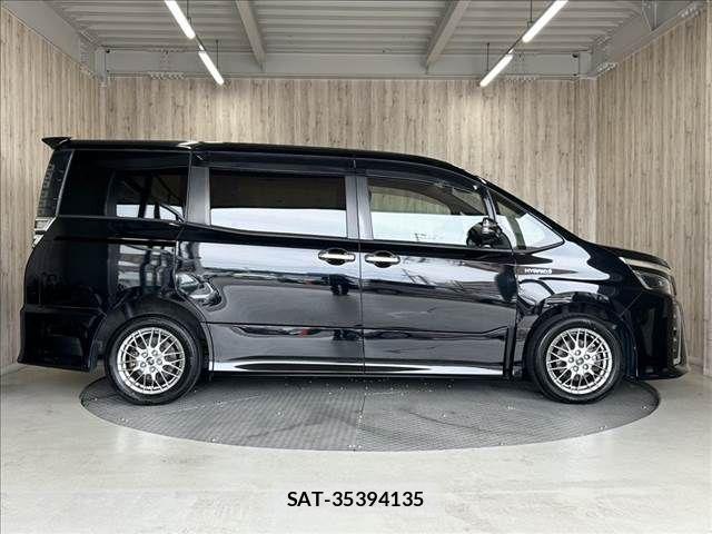 Toyota VOXY HYBRID 2018-05 8039148-20