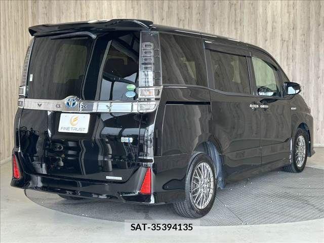 Toyota VOXY HYBRID 2018-05 8039148-22