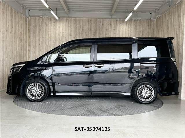 Toyota VOXY HYBRID 2018-05 8039148-24