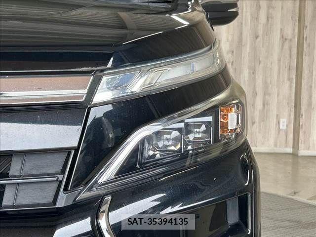 Toyota VOXY HYBRID 2018-05 8039148-25