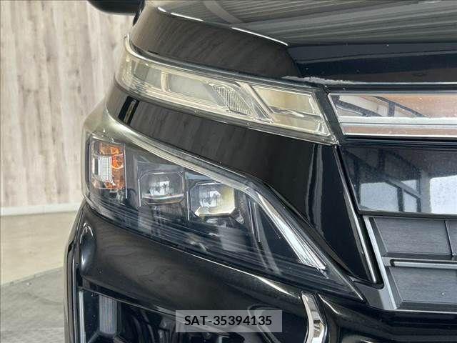 Toyota VOXY HYBRID 2018-05 8039148-26