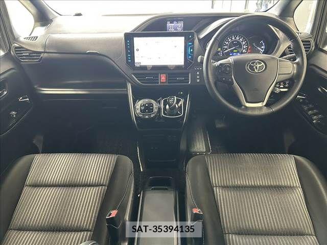 Toyota VOXY HYBRID 2018-05 8039148-2