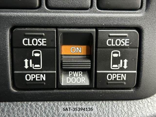 Toyota VOXY HYBRID 2018-05 8039148-6