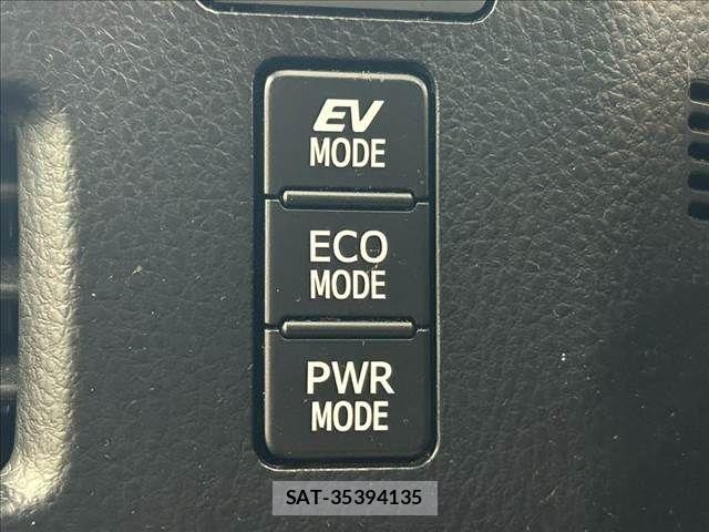 Toyota VOXY HYBRID 2018-05 8039148-7