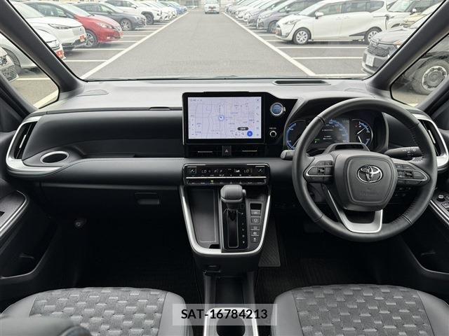 Toyota VOXY HYBRID 2022-11 8039140-18