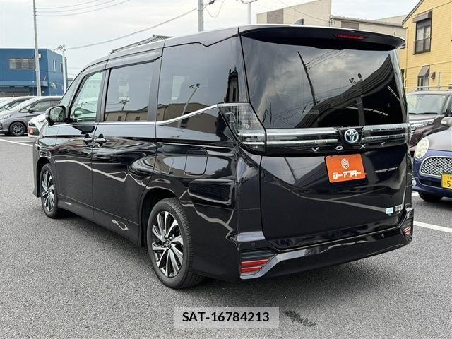 Toyota VOXY HYBRID 2022-11 8039140-23