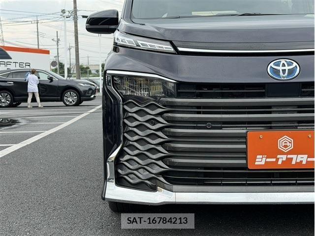 Toyota VOXY HYBRID 2022-11 8039140-27
