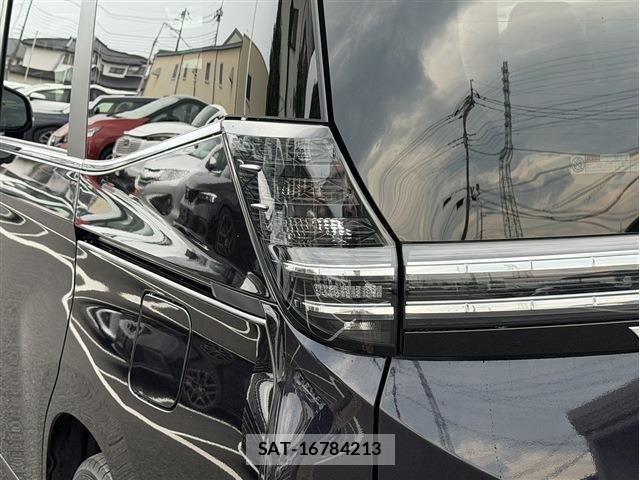 Toyota VOXY HYBRID 2022-11 8039140-28