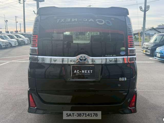 Toyota VOXY HYBRID 2020-12 8039146-18