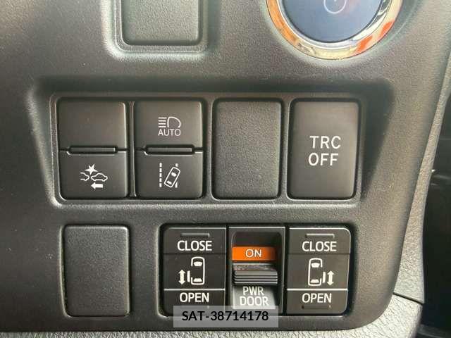 Toyota VOXY HYBRID 2020-12 8039146-7