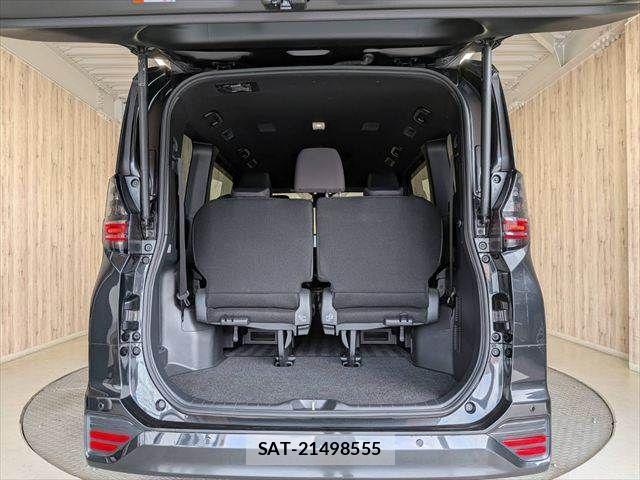 Toyota VOXY HYBRID 2023-09 8039142-10
