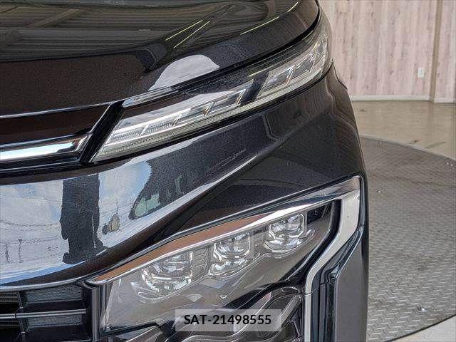 Toyota VOXY HYBRID 2023-09 8039142-21
