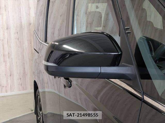 Toyota VOXY HYBRID 2023-09 8039142-24