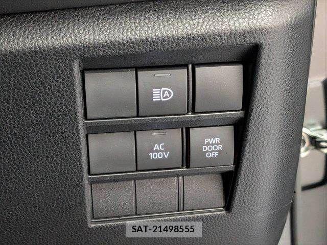 Toyota VOXY HYBRID 2023-09 8039142-6